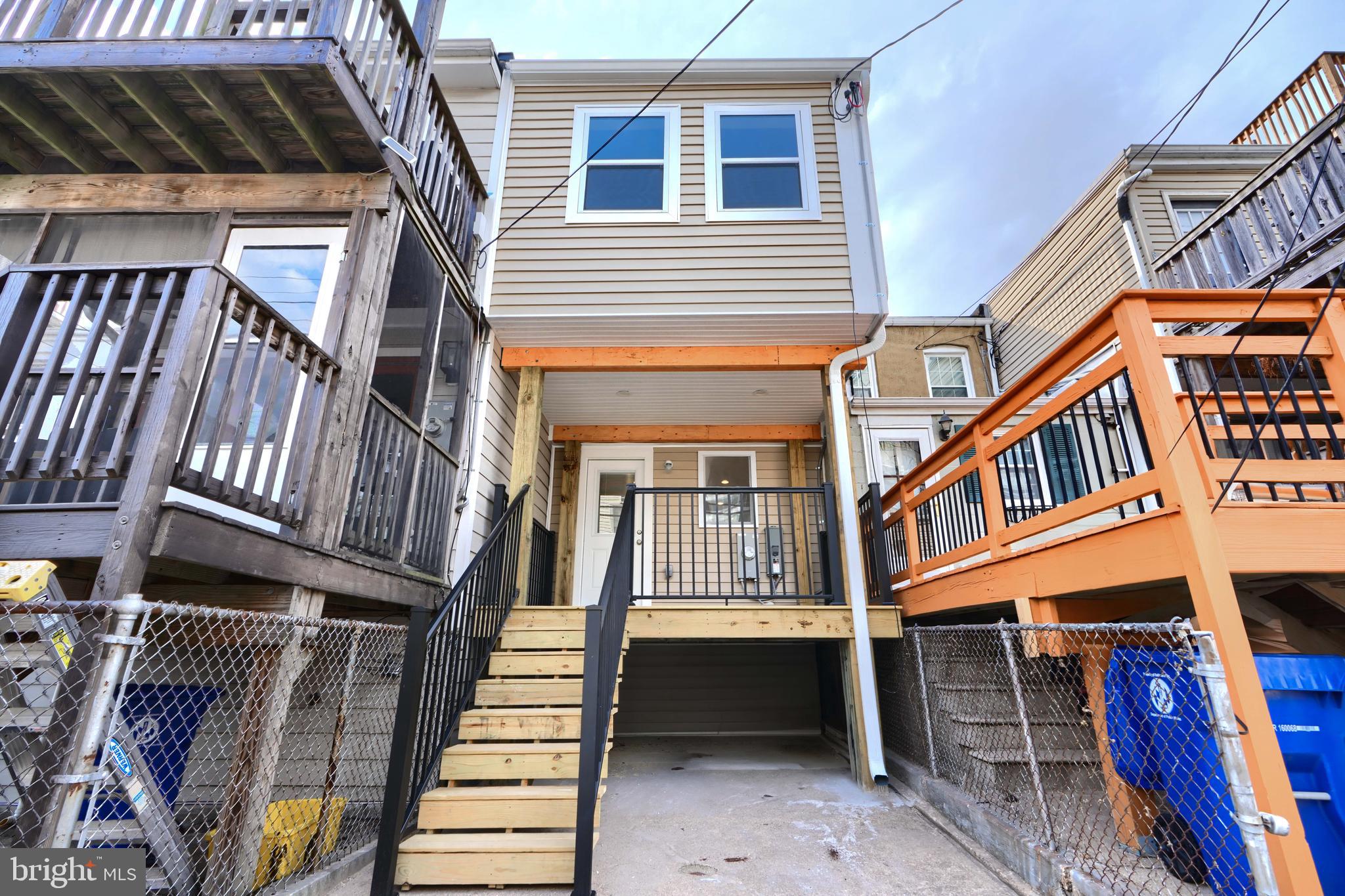 LOCUST POINT - Residential