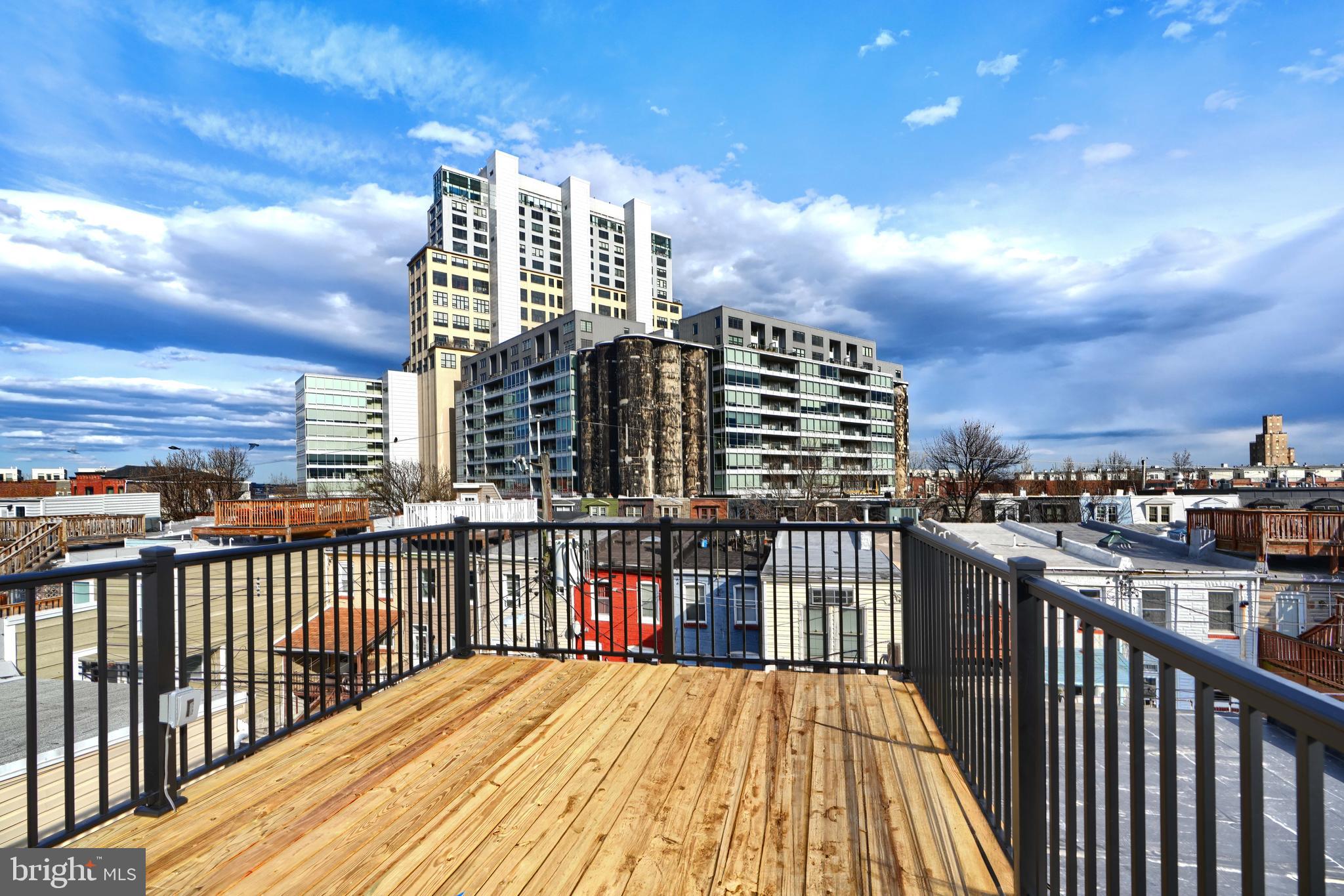 LOCUST POINT - Residential