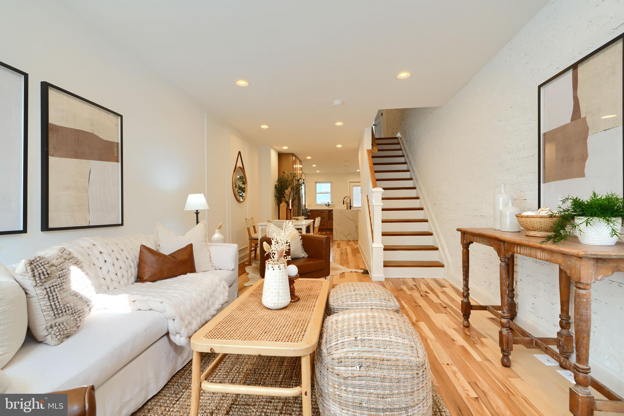 LOCUST POINT - Residential