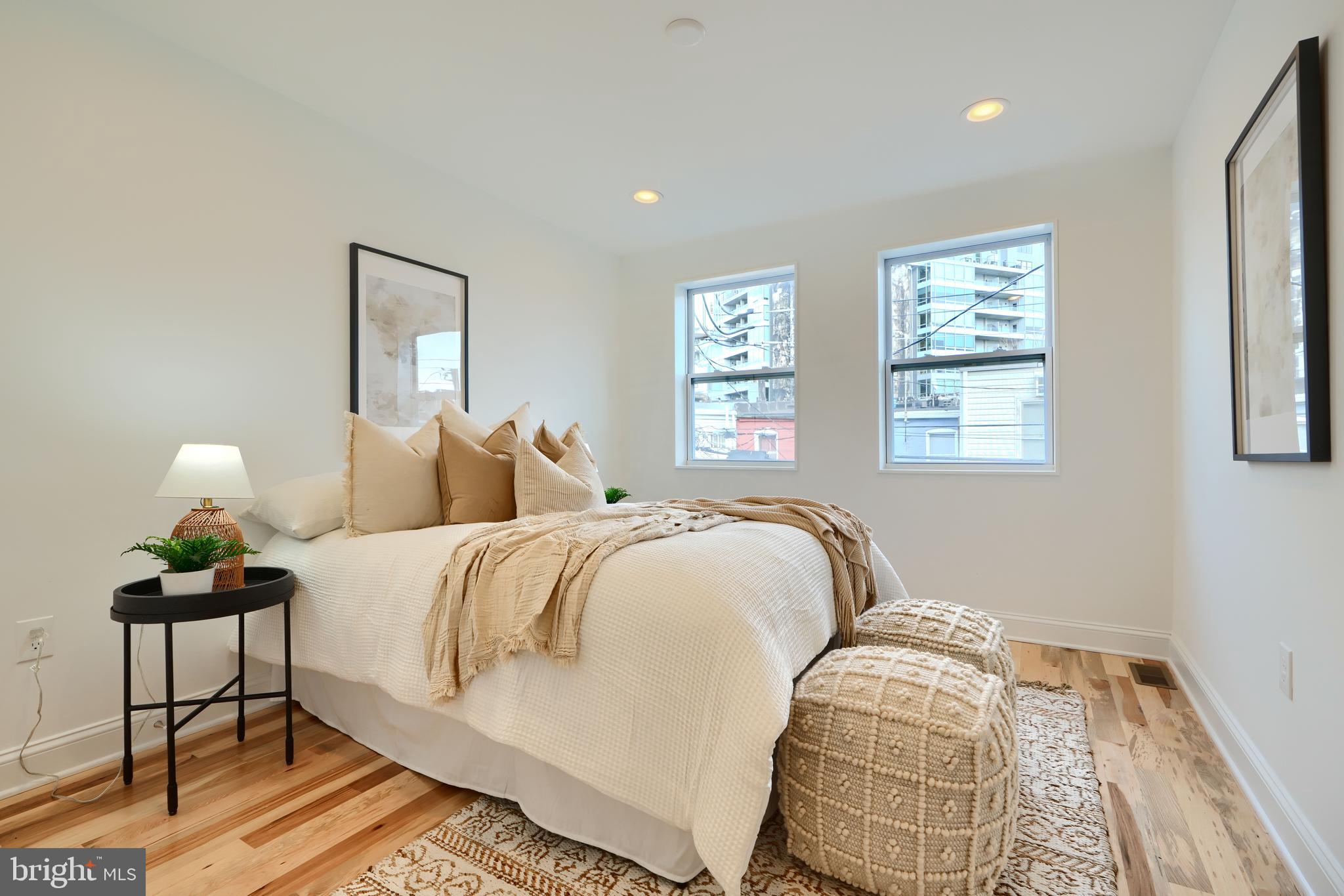 LOCUST POINT - Residential