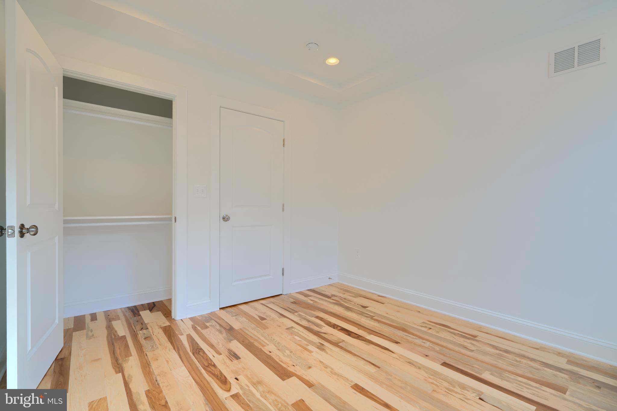 LOCUST POINT - Residential