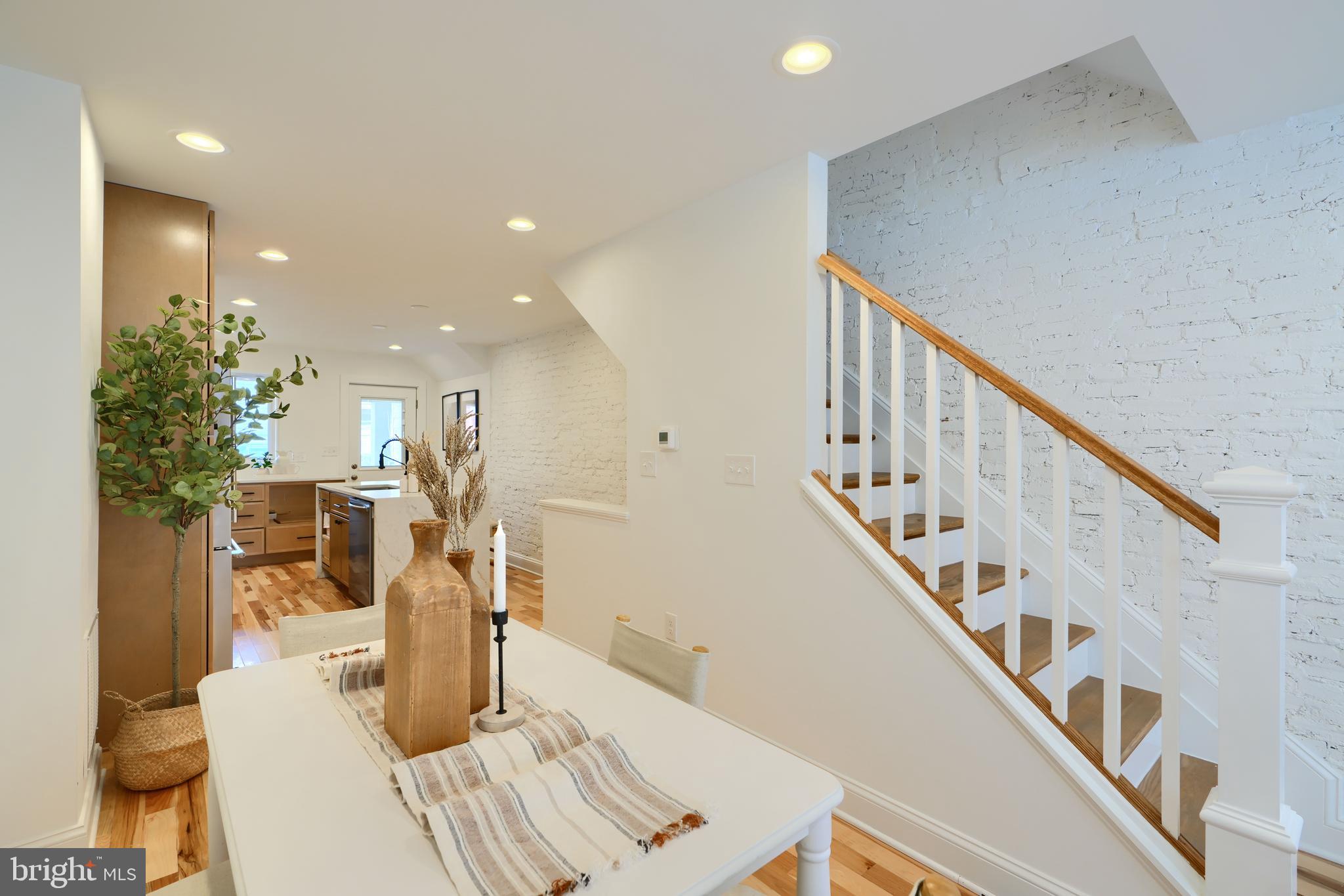 LOCUST POINT - Residential