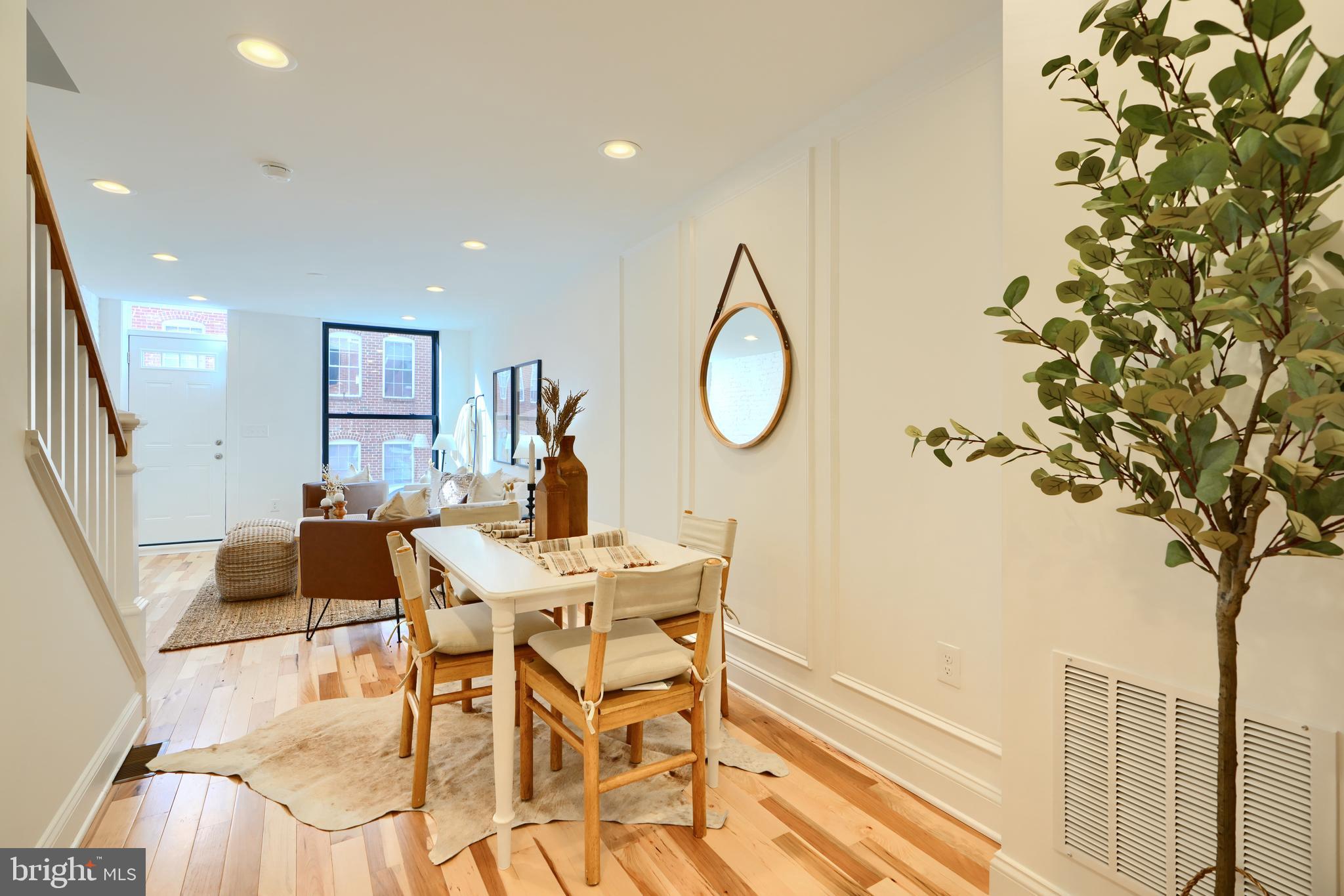 LOCUST POINT - Residential