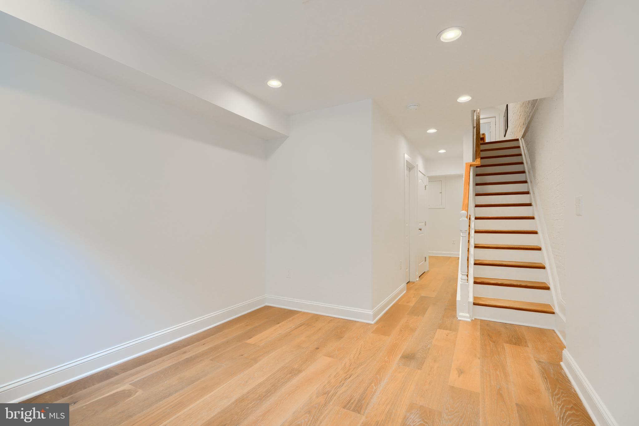 LOCUST POINT - Residential