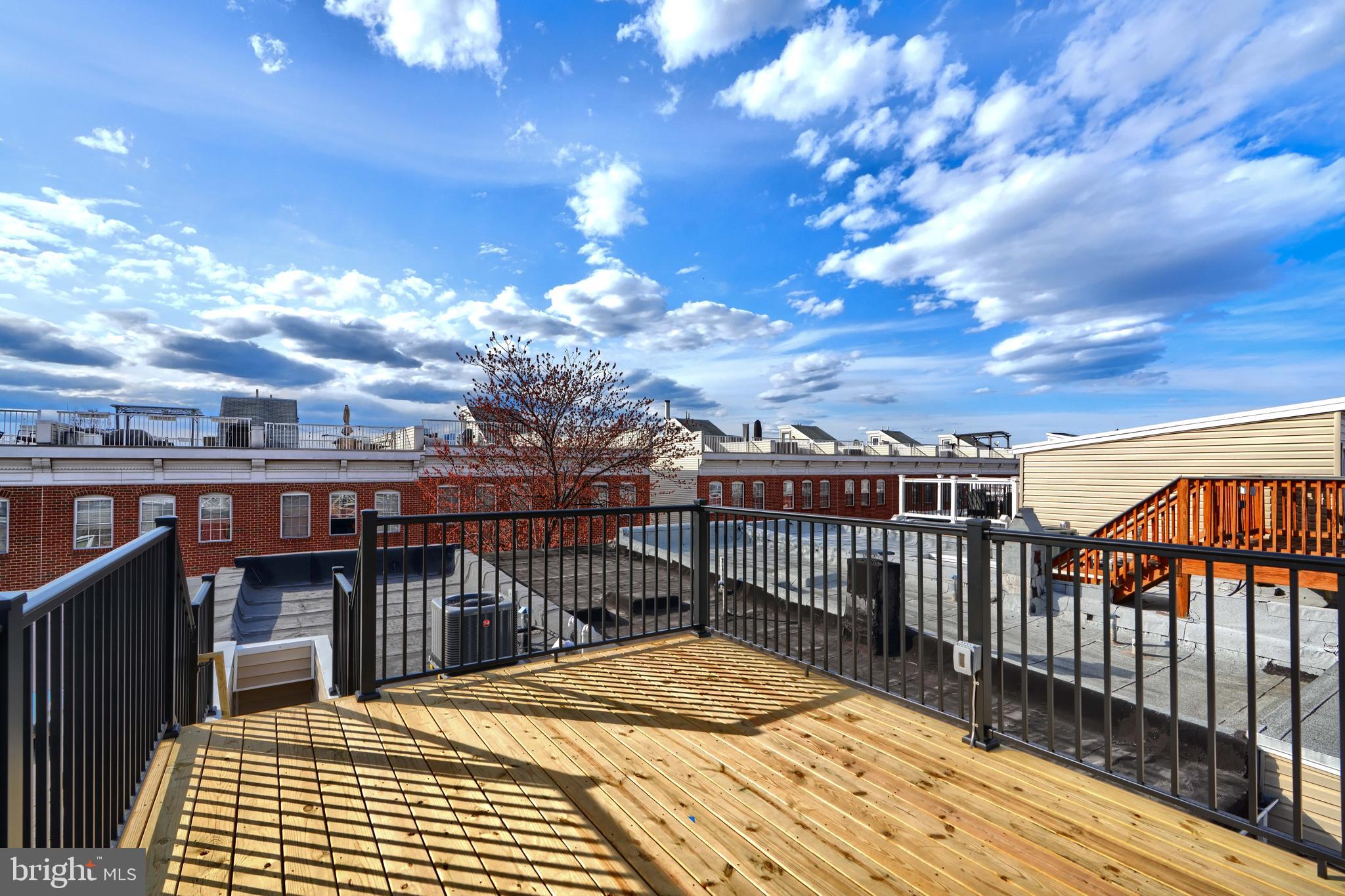 LOCUST POINT - Residential