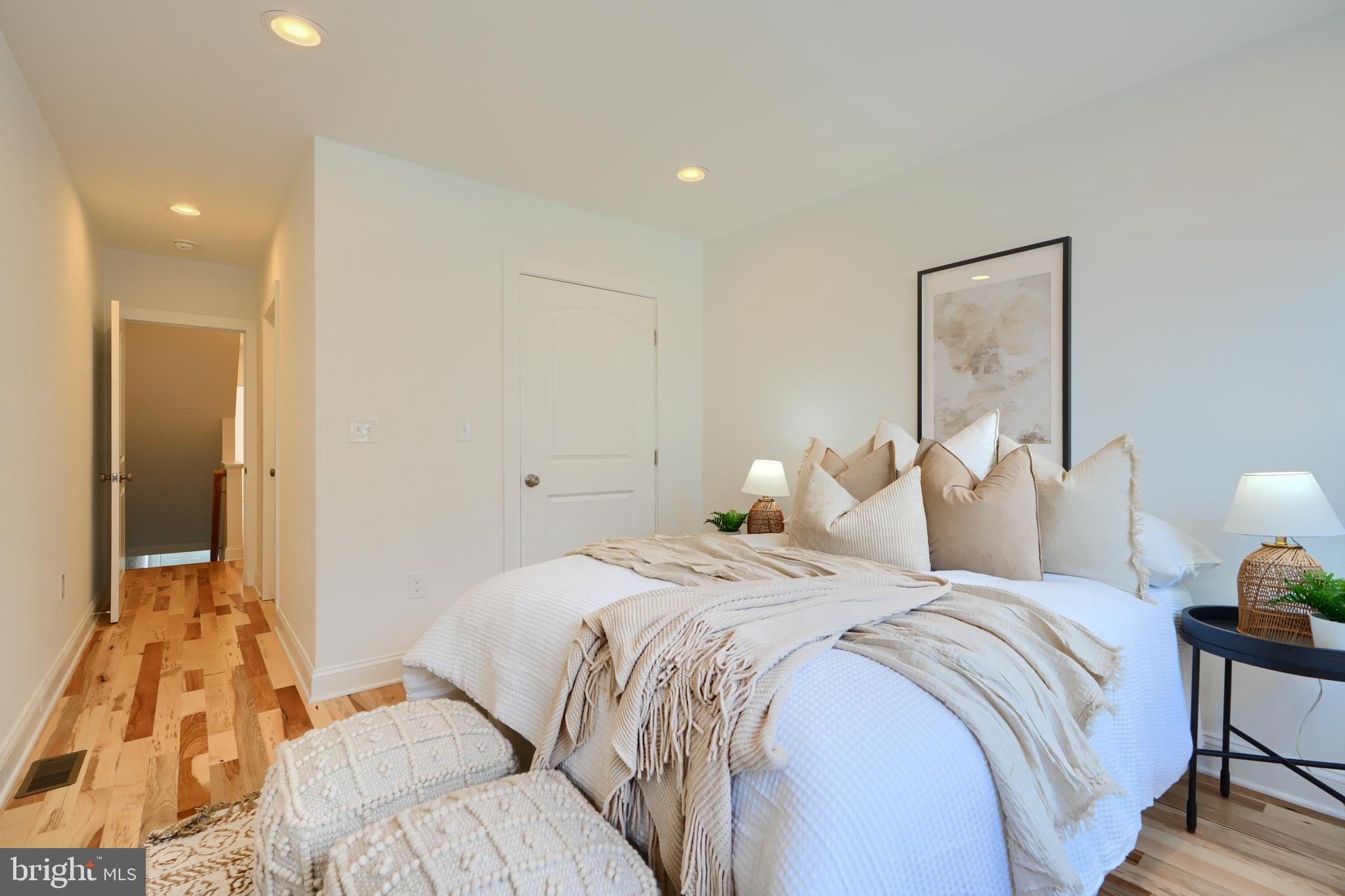 LOCUST POINT - Residential