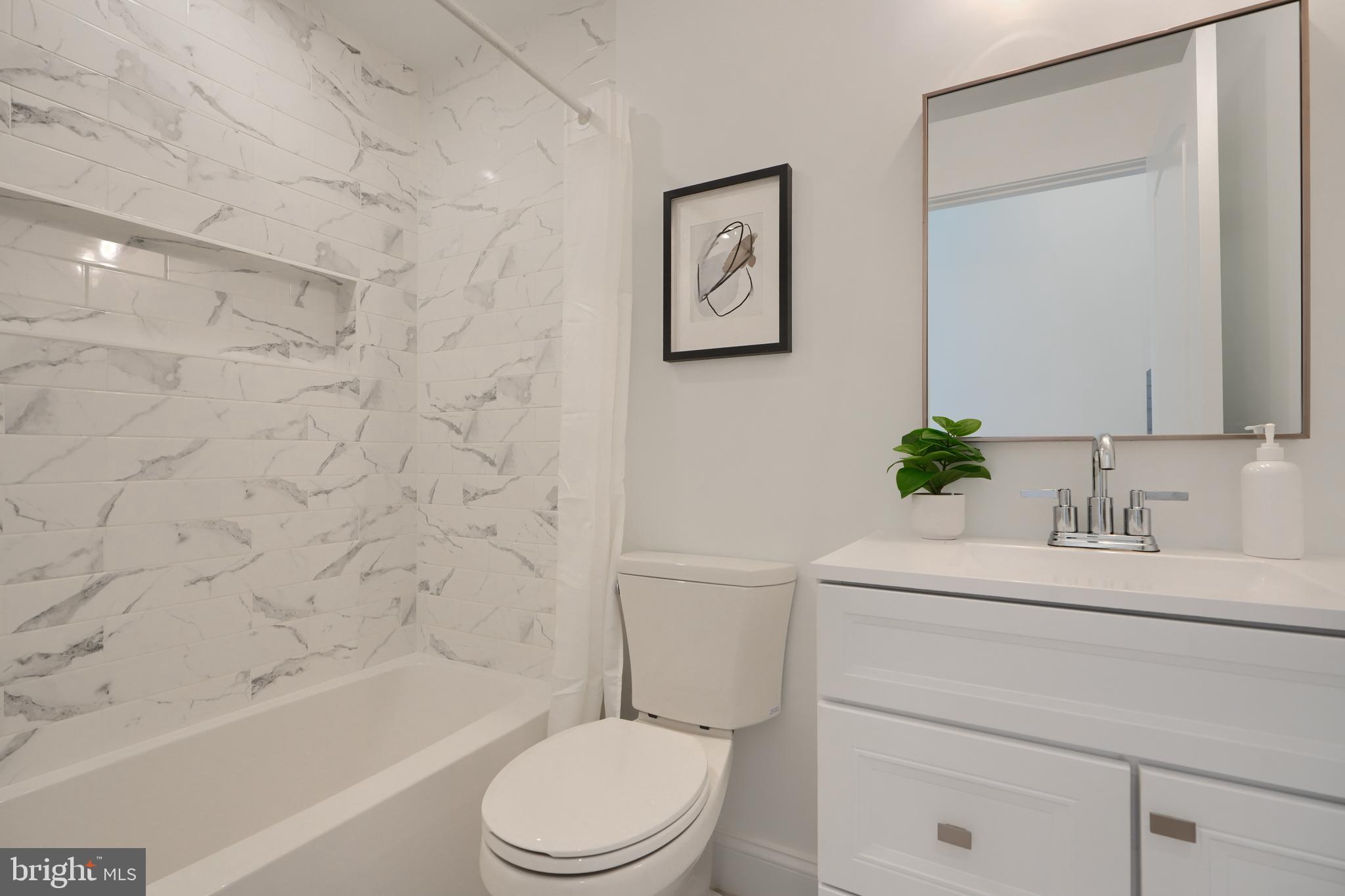 LOCUST POINT - Residential