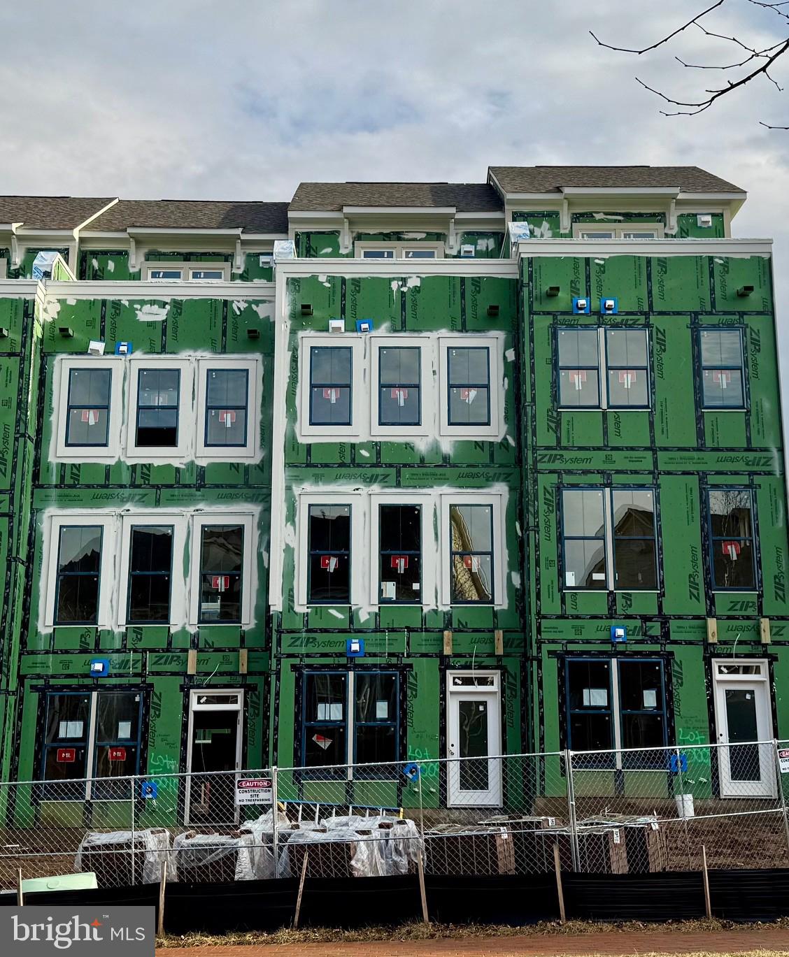 633 BELMONT BAY DRIVE