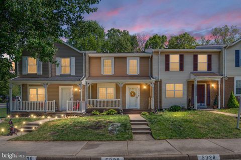 Photo of 5328 Qualey Place, WOODBRIDGE, VA 22193 (MLS # VAPW2115320)