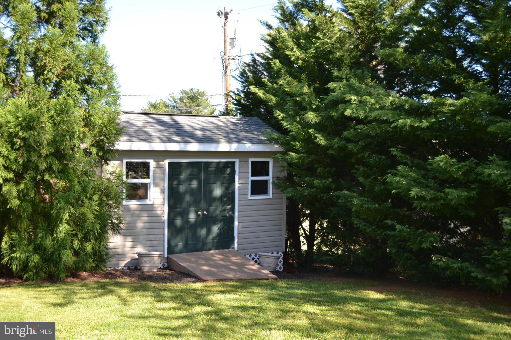 MEADOWBROOK - Residential
