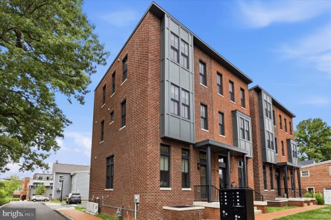 Townhouse For Rent - 117 Thornton Lane<br/> NEWTOWN, PA 18940