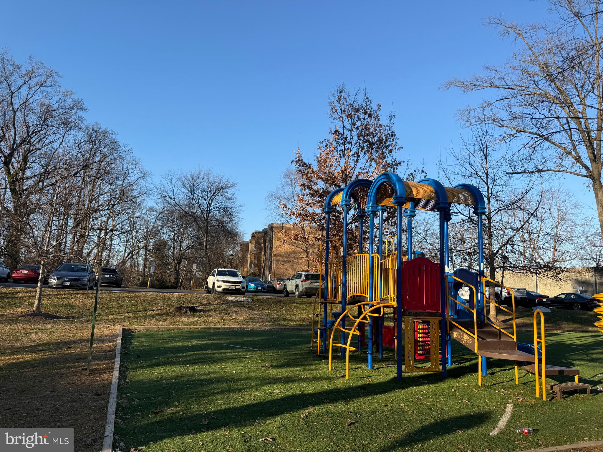 YORKTOWNE SQUARE - Residential