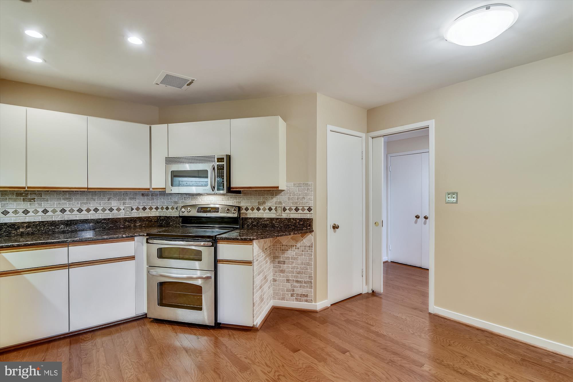 WATERFORD SQUARE - Residential