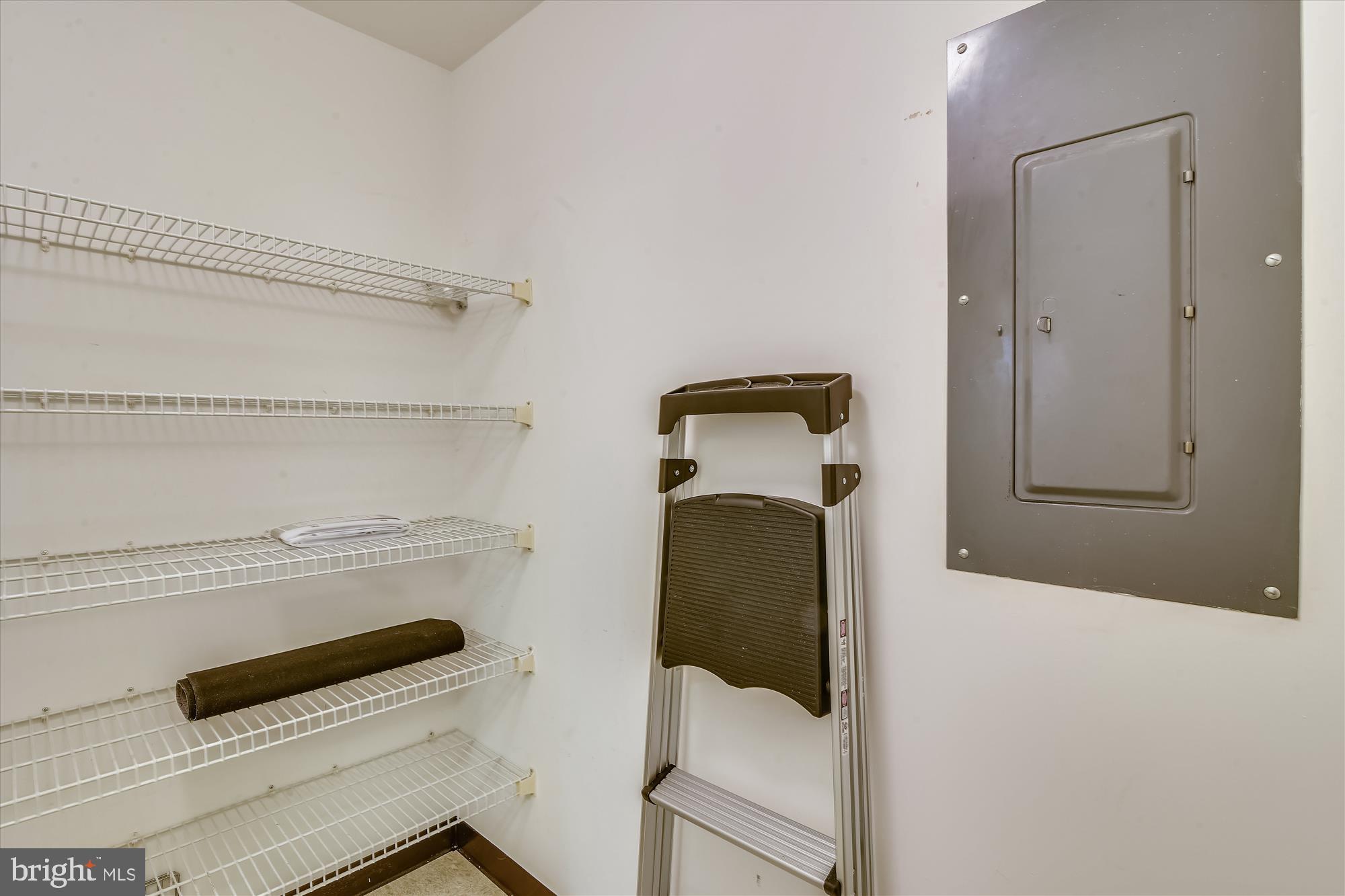 WATERFORD SQUARE - Residential