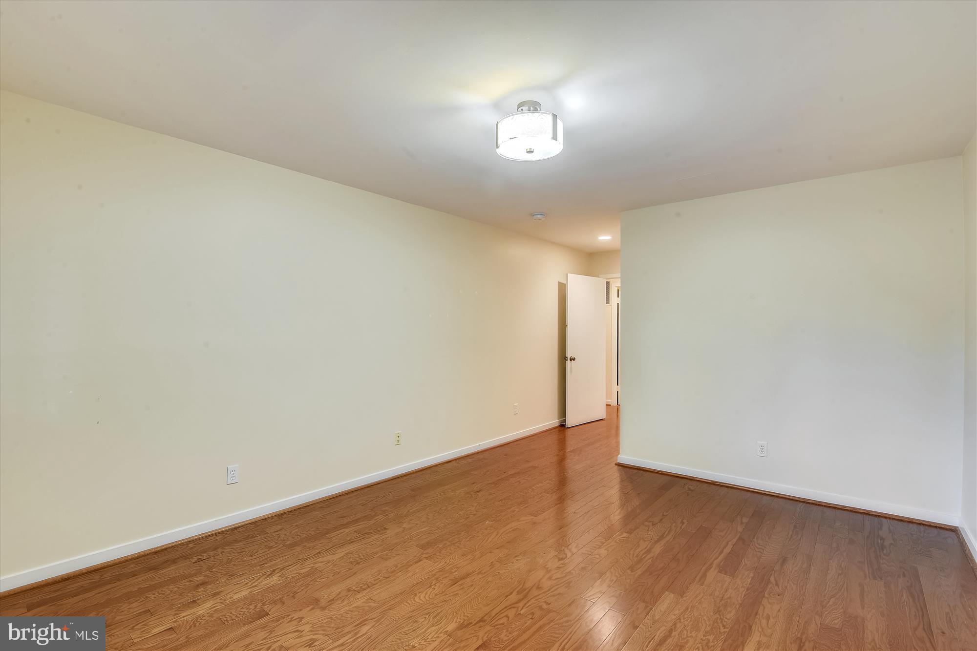 WATERFORD SQUARE - Residential