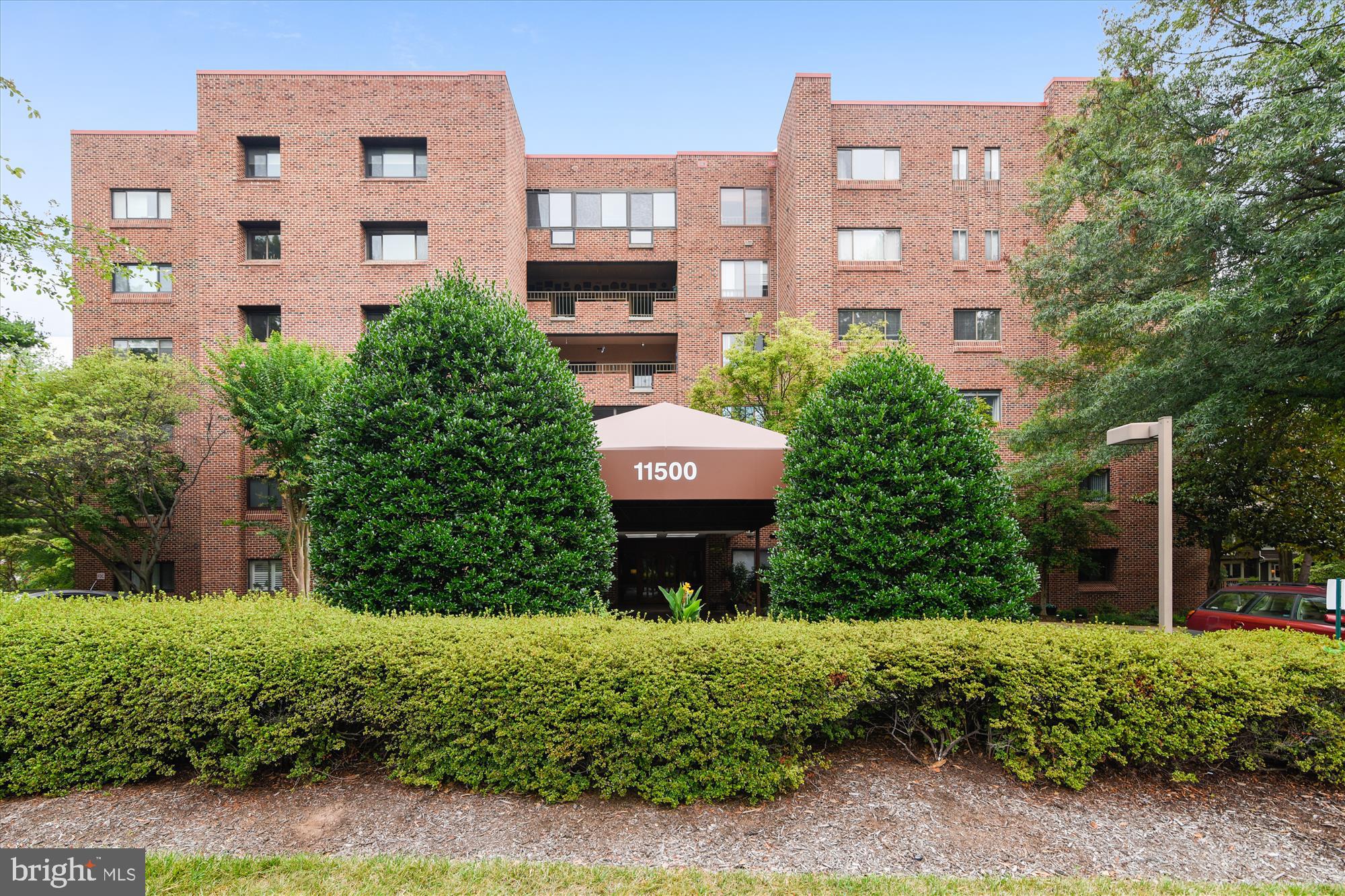 WATERFORD SQUARE - Residential