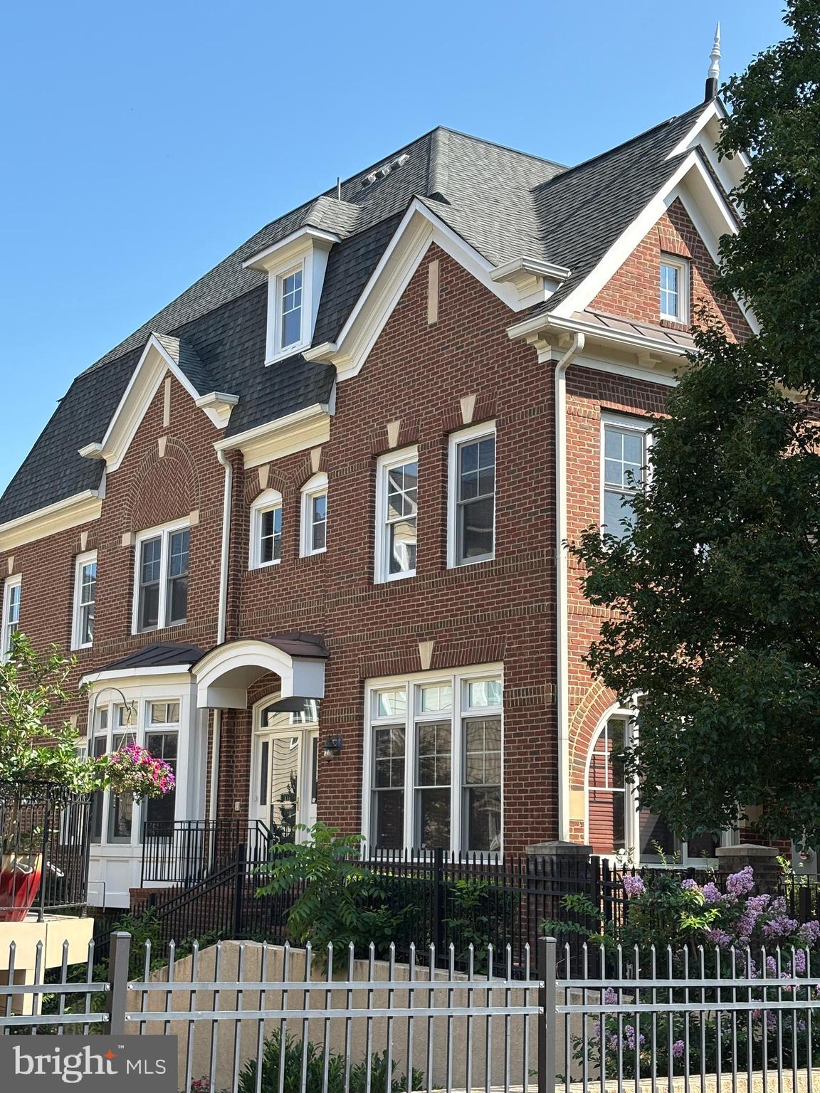 RIVER CREEK - Residential Lease