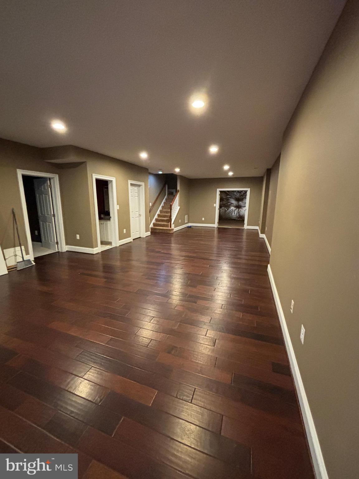 RIVER CREEK - Residential Lease