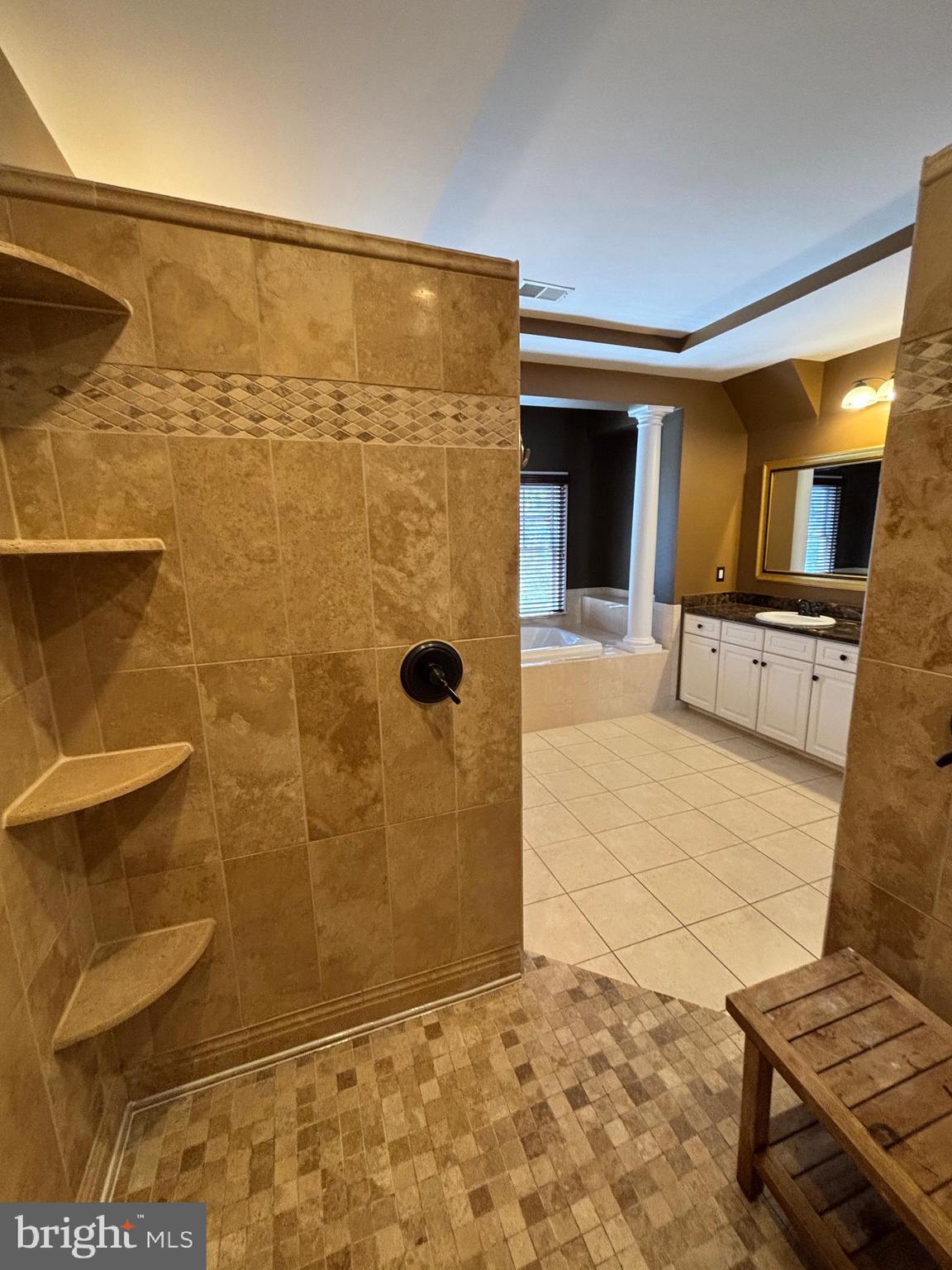 RIVER CREEK - Residential Lease