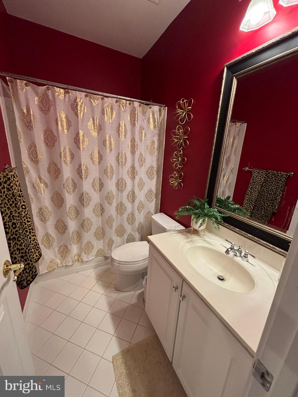 RIVER CREEK - Residential Lease