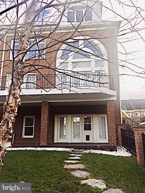 RIVER CREEK - Residential Lease