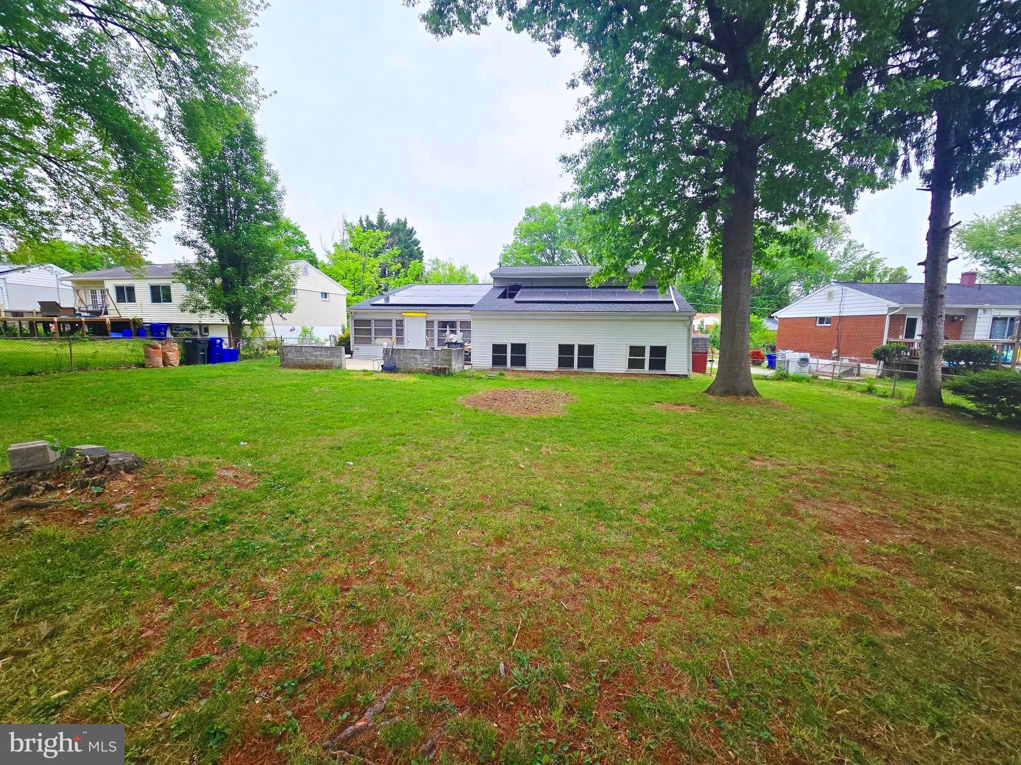 ENGLISH MANOR - Residential
