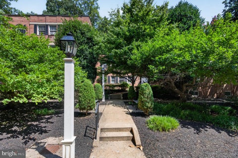 Condo For Rent - 5001 10th Street #5<br/> Arlington County, ARLINGTON, VA 22204