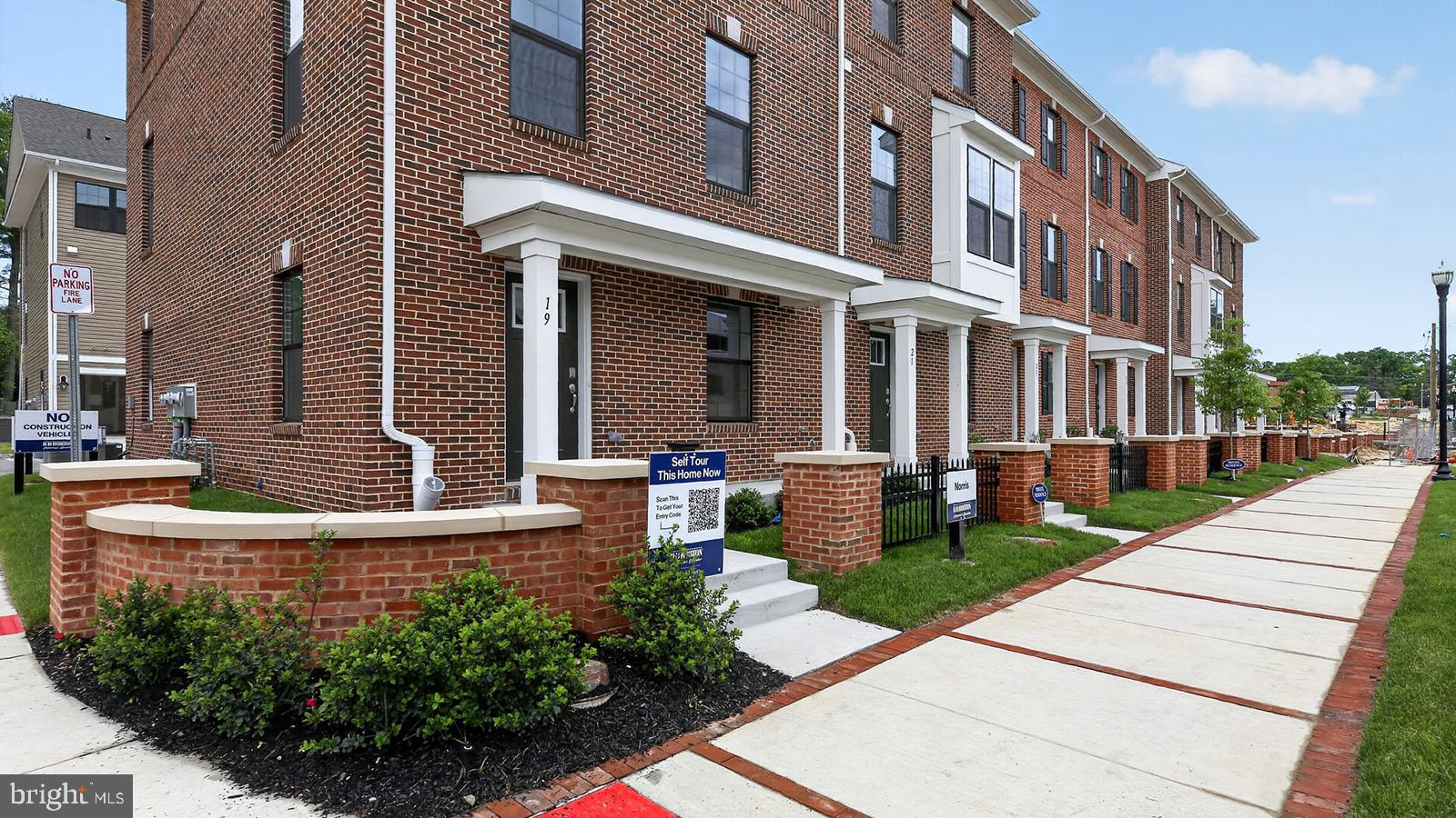 31 CLEMENTON ROAD E