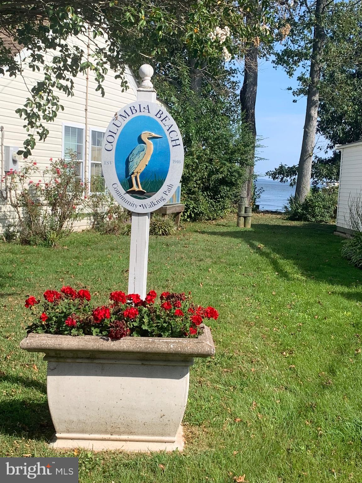 COLUMBIA BEACH - Land