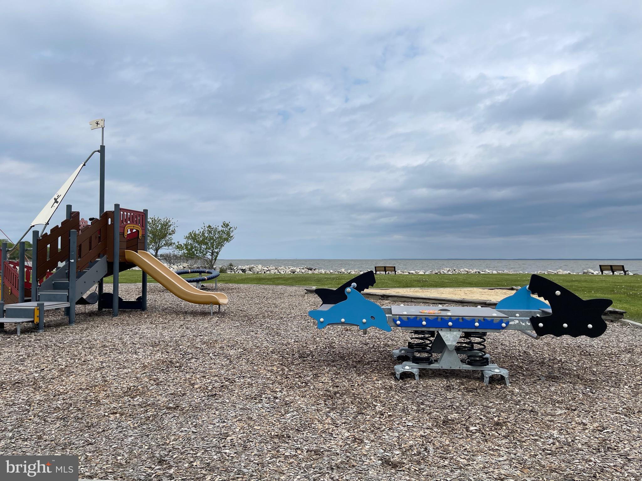 COLUMBIA BEACH - Land