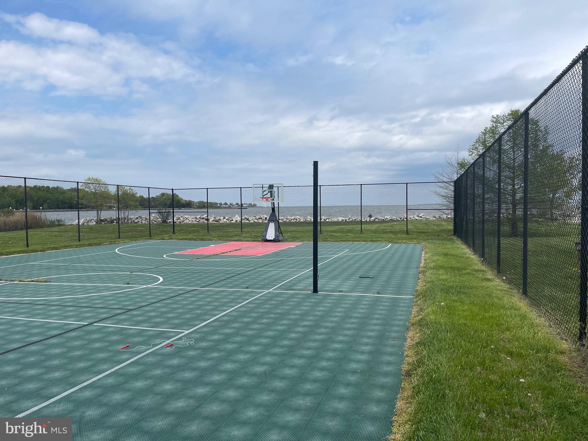 COLUMBIA BEACH - Land