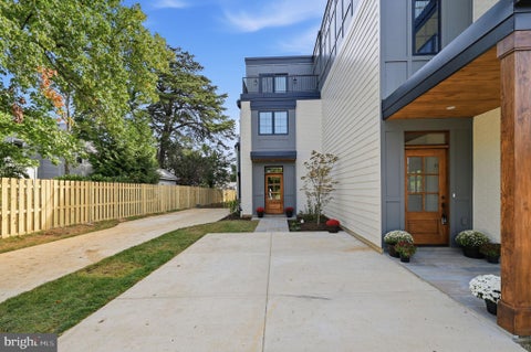 Photo of 1225 N Quincy Street, ARLINGTON, VA 22201 (MLS # VAAR2081142)