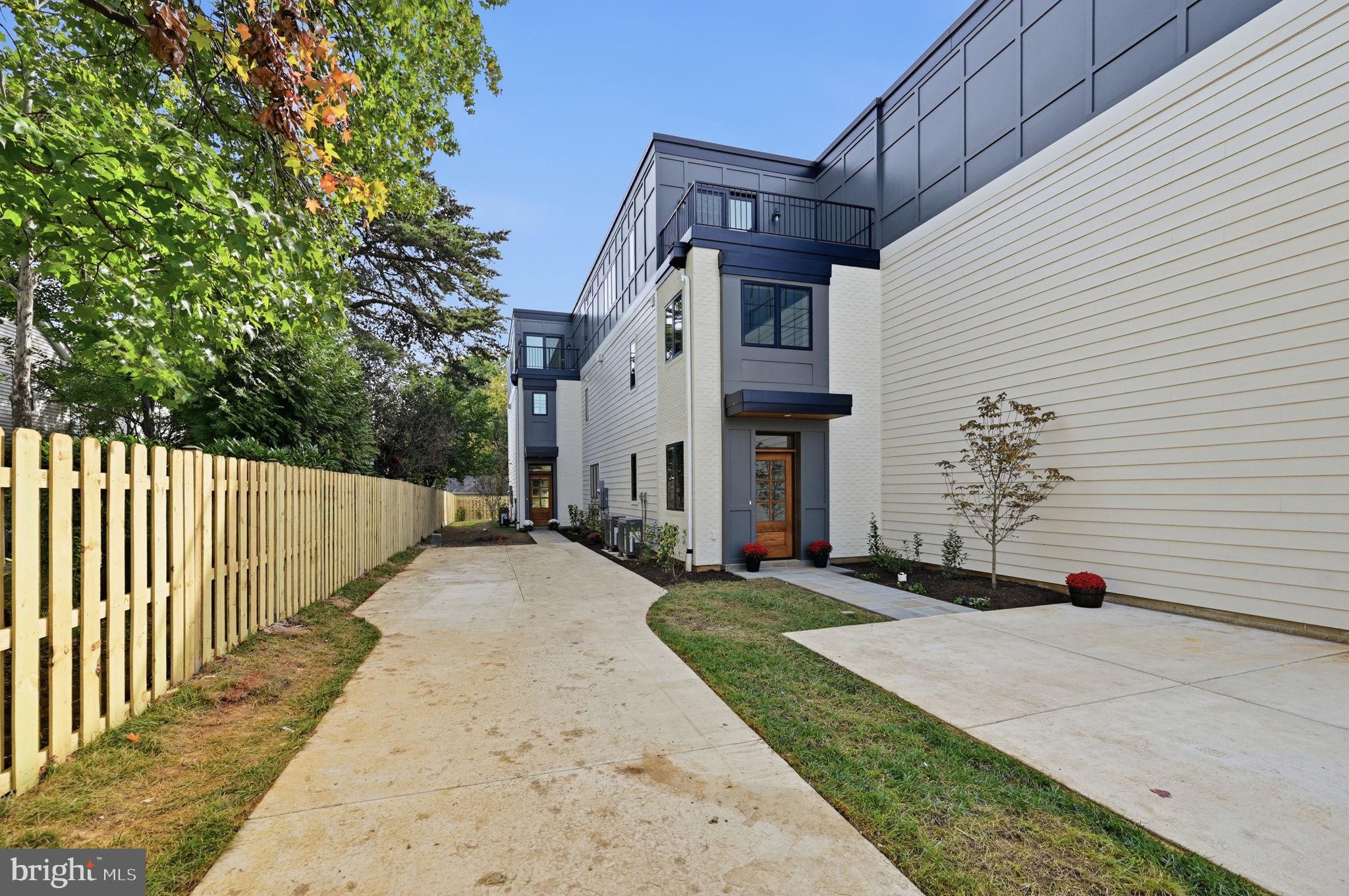 1225 N QUINCY STREET