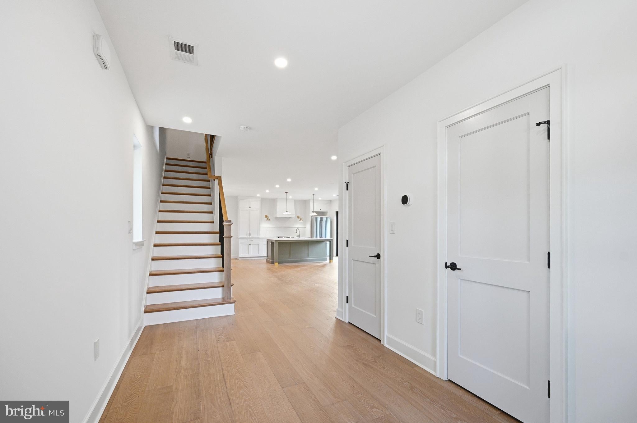 1225 N QUINCY STREET