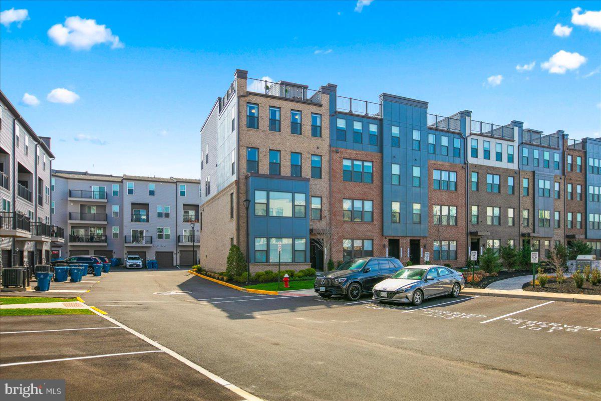 ASHBURN STATION - Residential