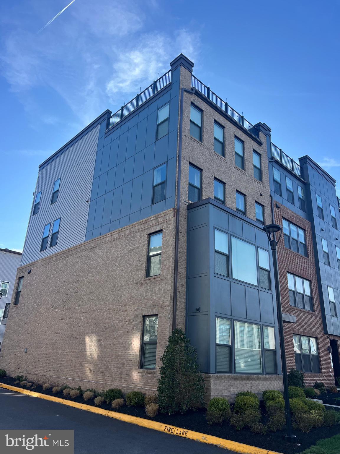 ASHBURN STATION - Residential