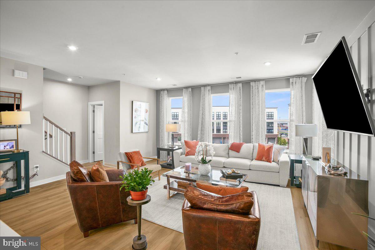 ASHBURN STATION - Residential