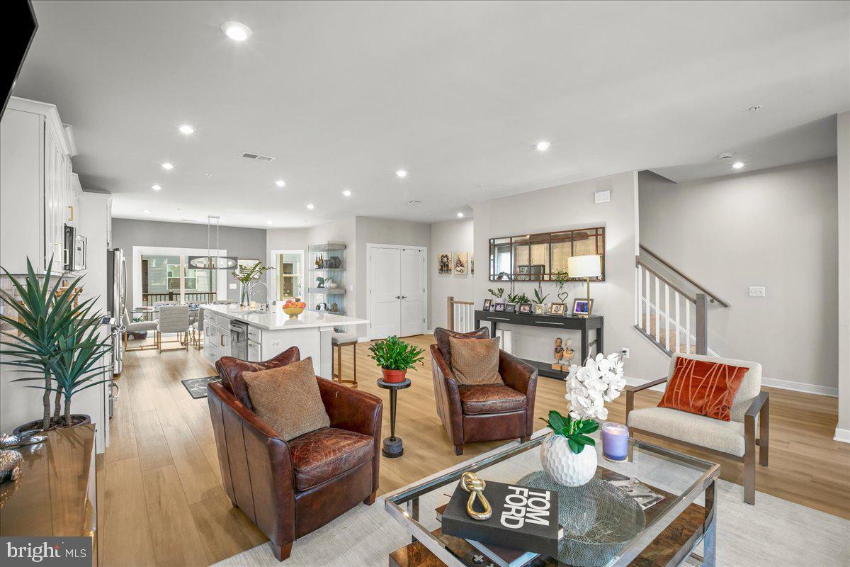 ASHBURN STATION - Residential