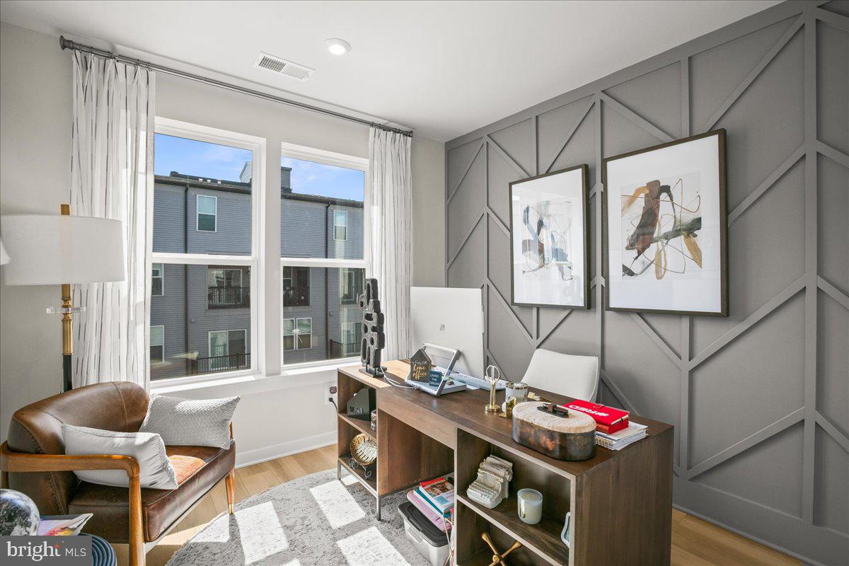 ASHBURN STATION - Residential