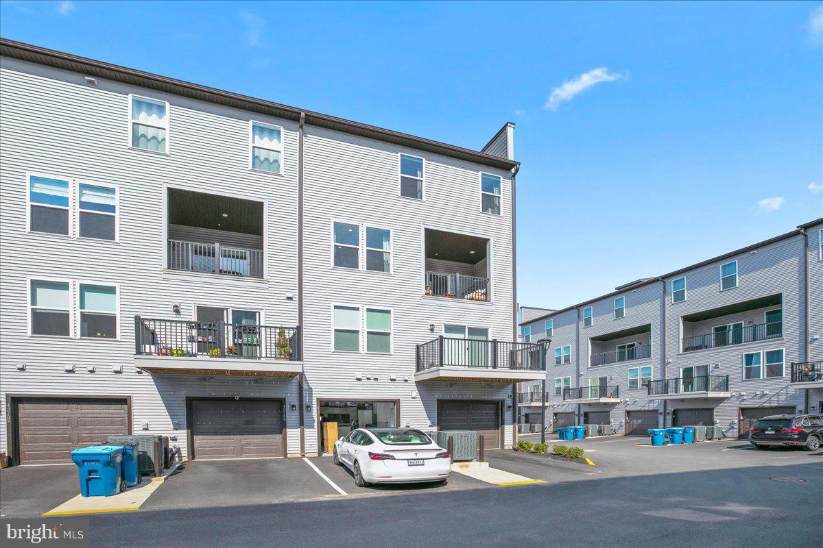 ASHBURN STATION - Residential