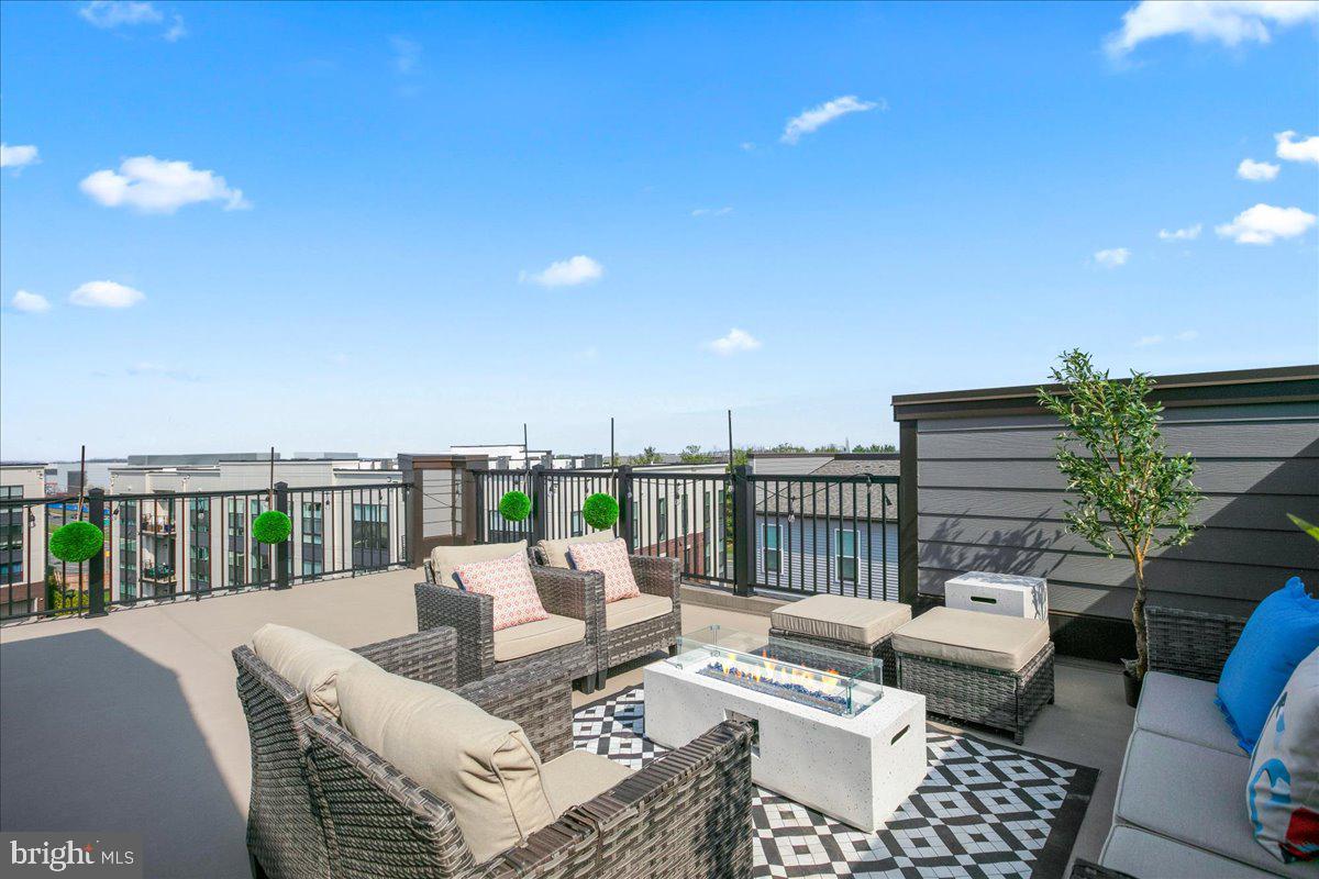 ASHBURN STATION - Residential