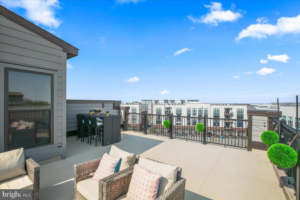 ASHBURN STATION - Residential