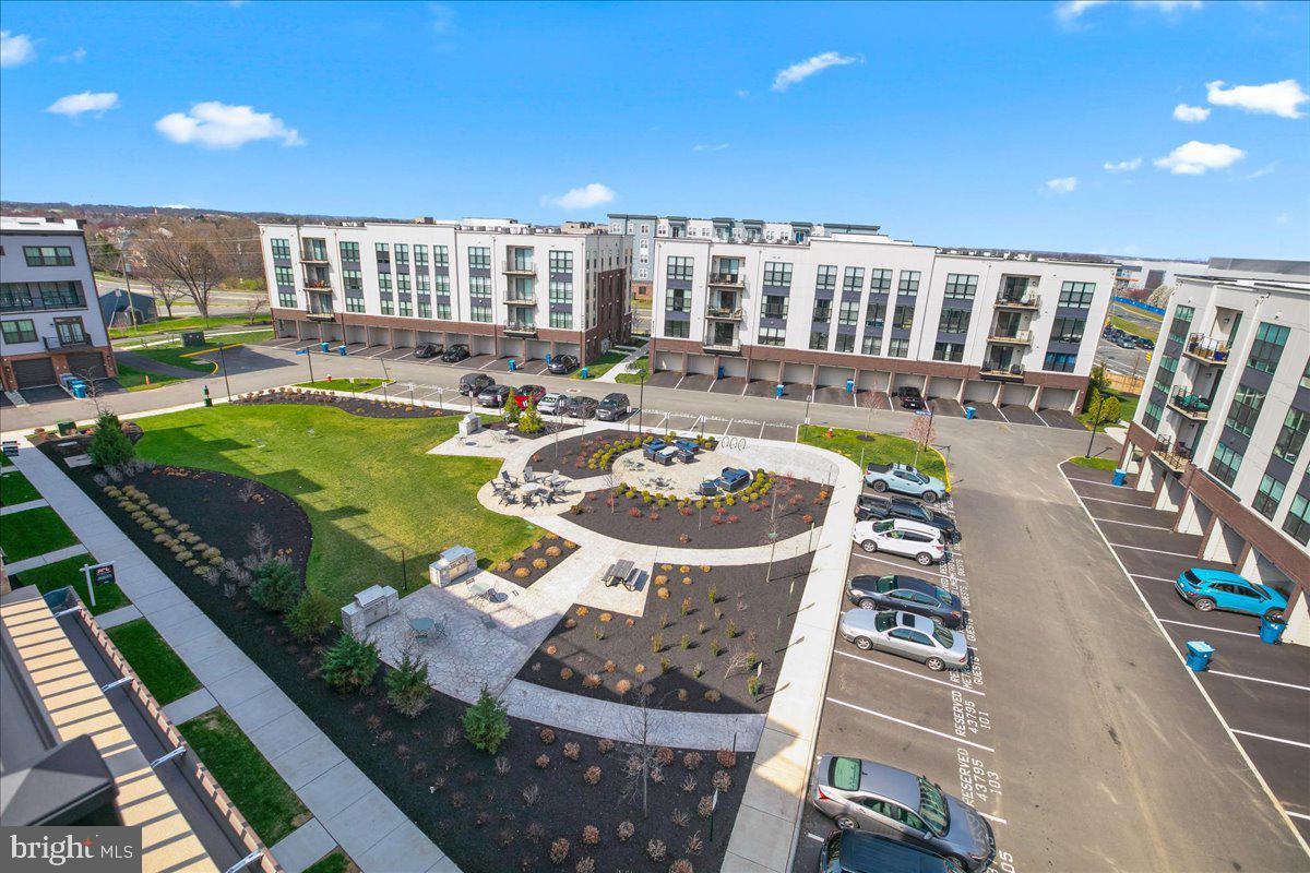 ASHBURN STATION - Residential