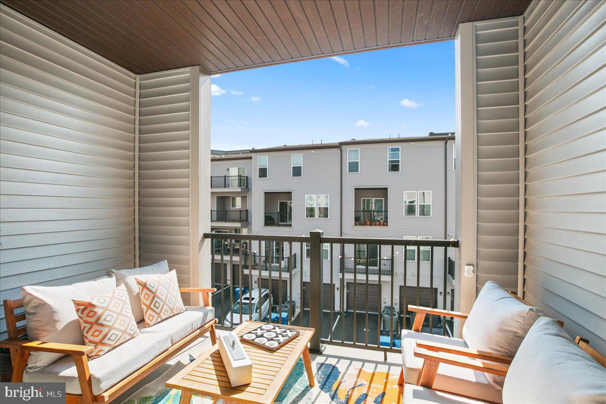 ASHBURN STATION - Residential