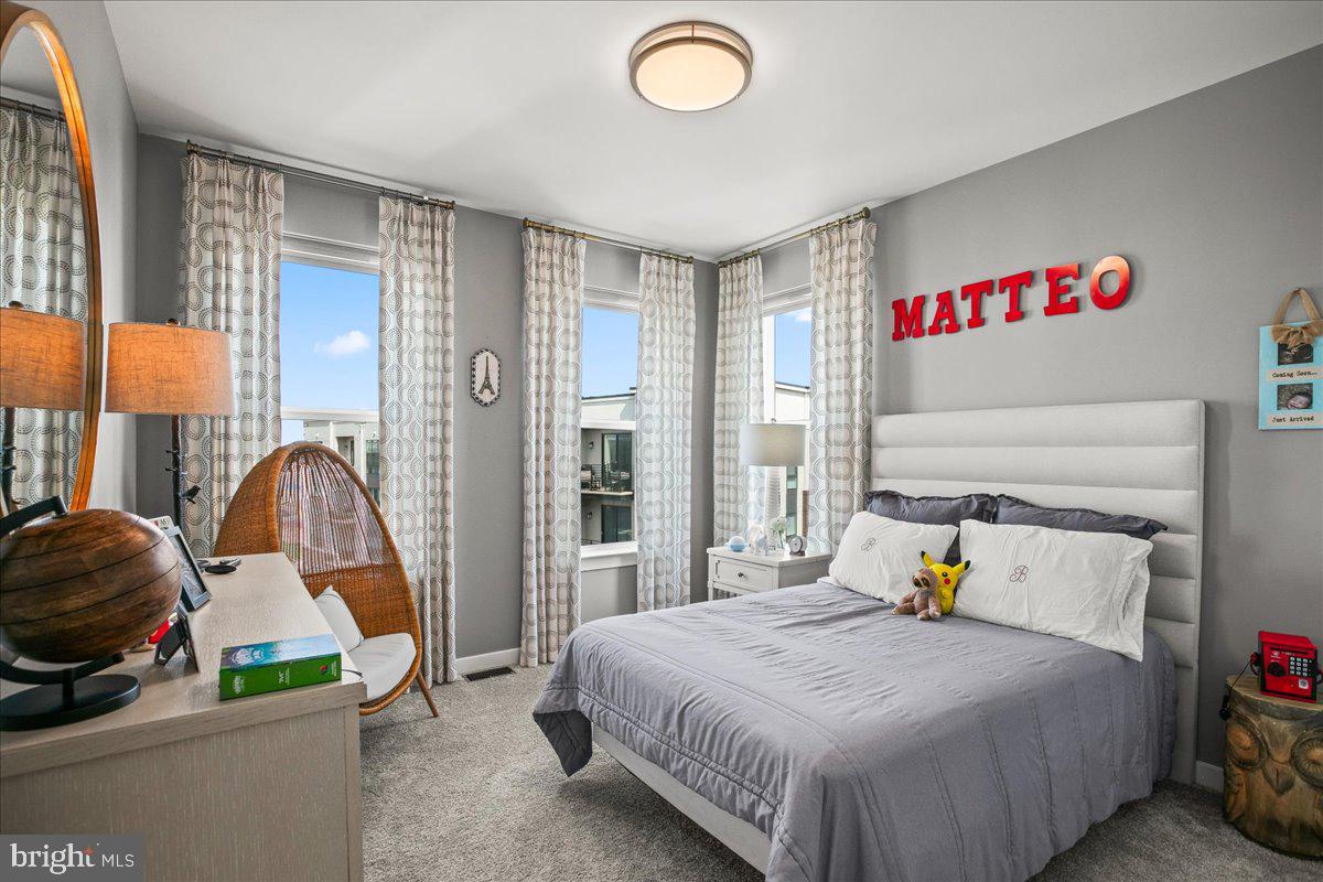 ASHBURN STATION - Residential