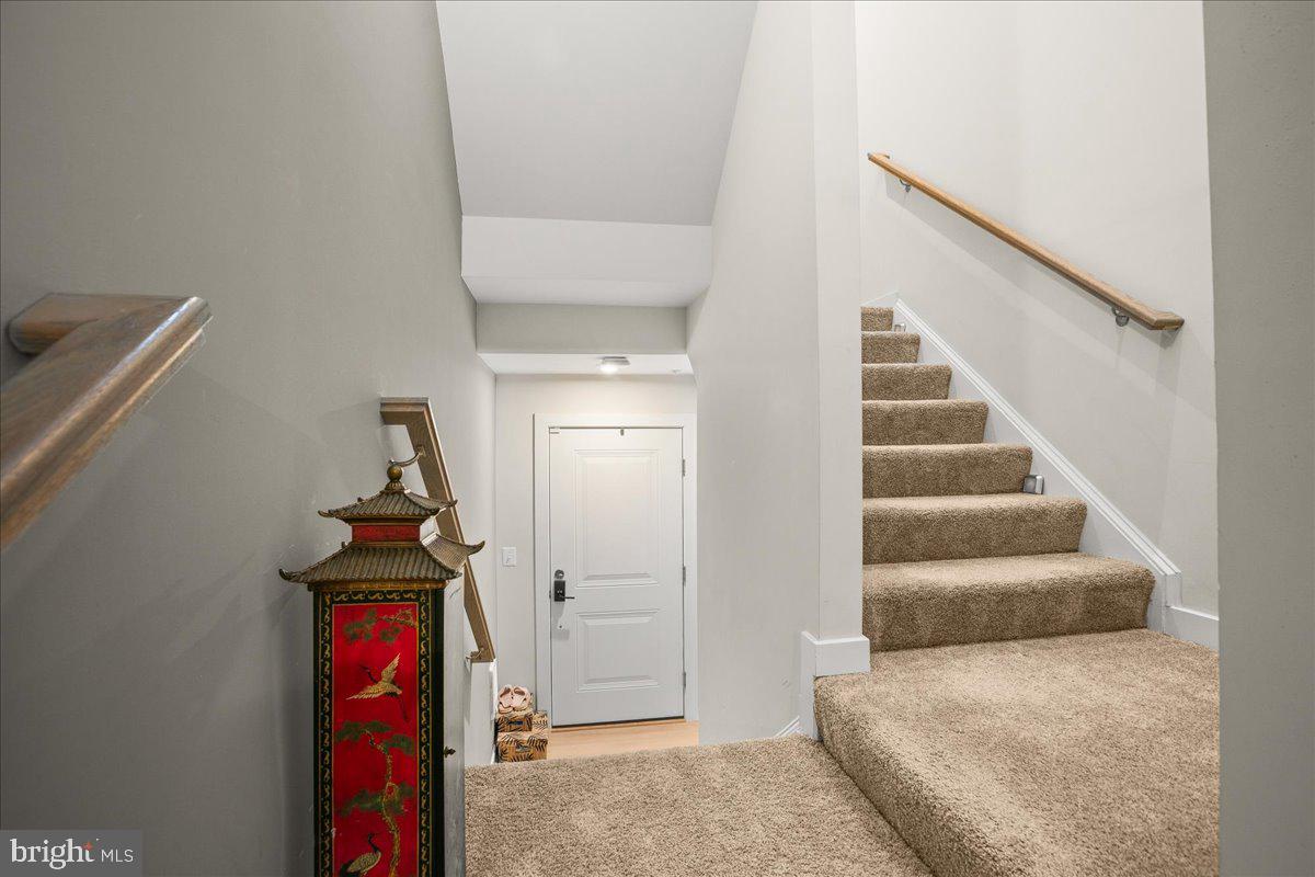 ASHBURN STATION - Residential