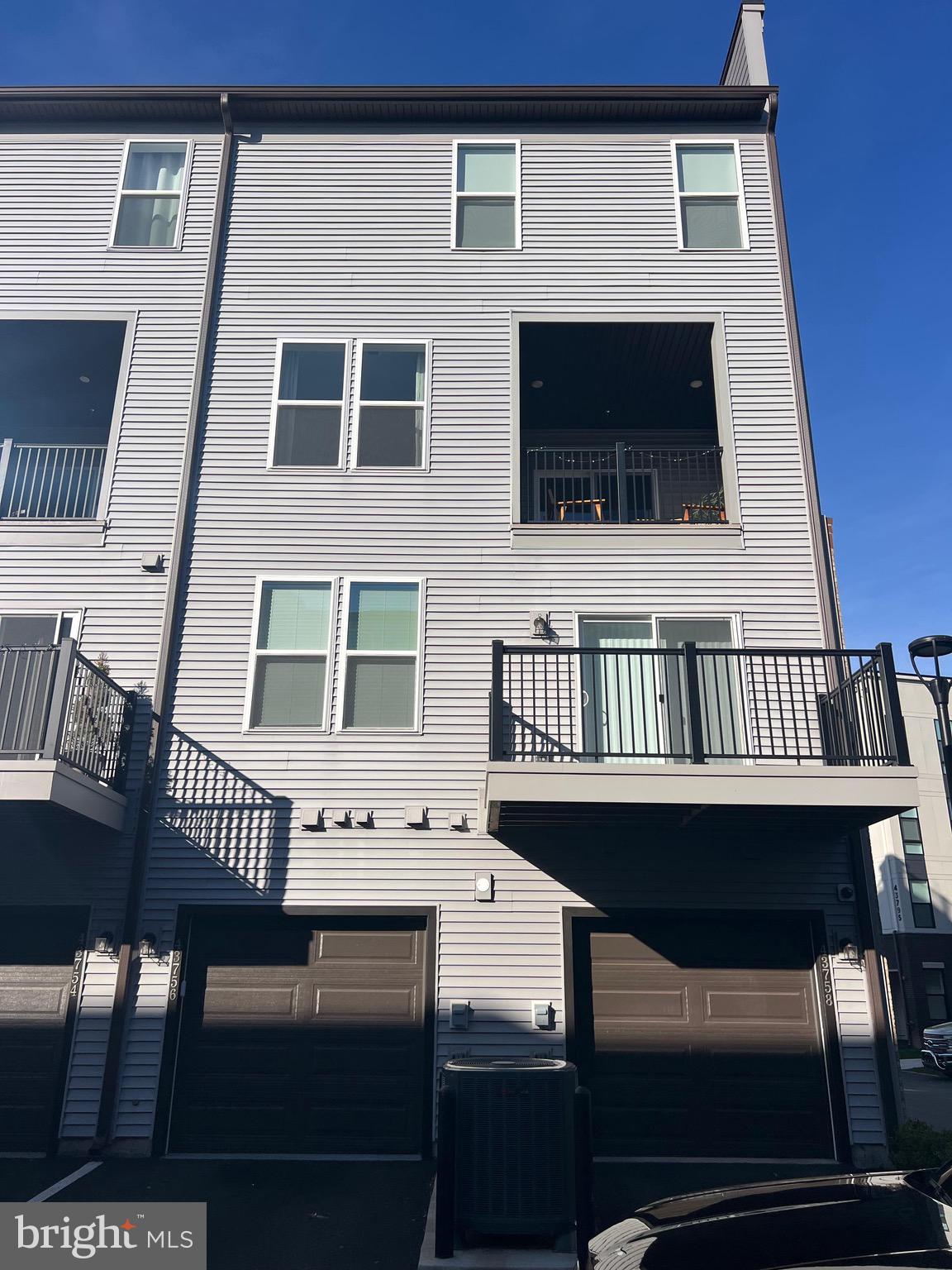 ASHBURN STATION - Residential