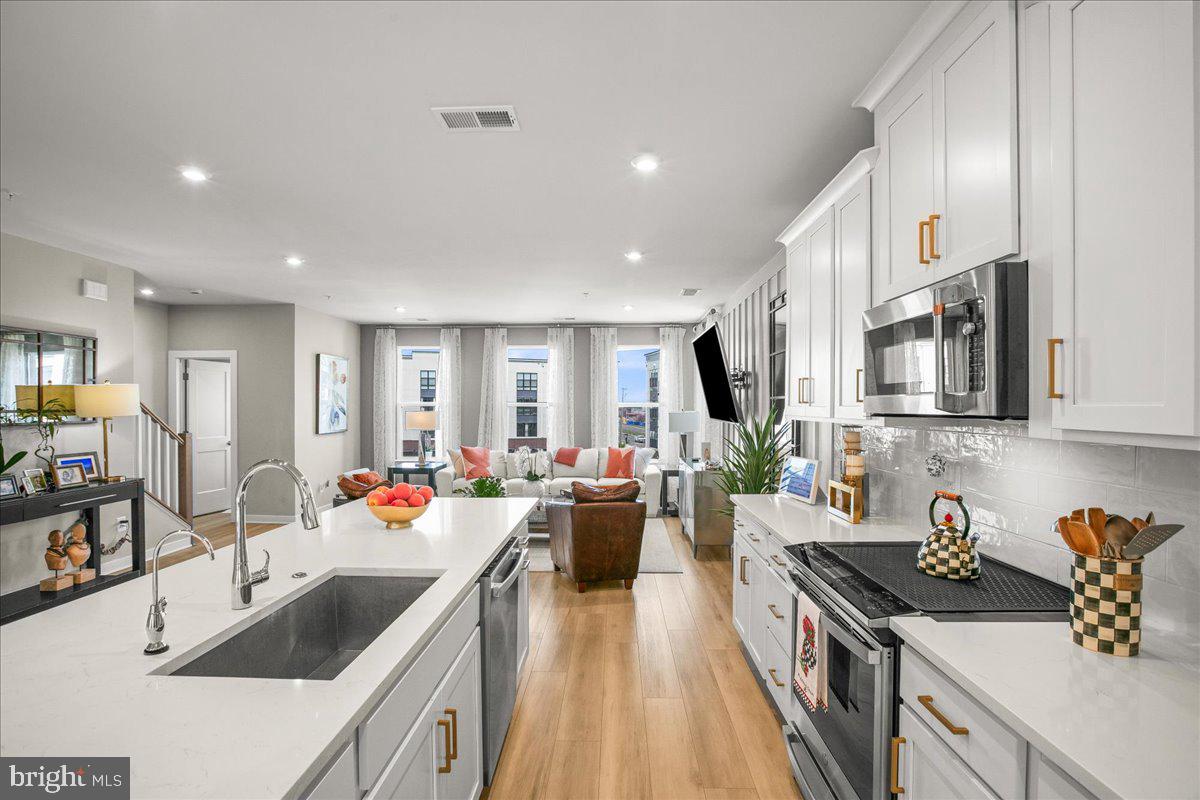 ASHBURN STATION - Residential