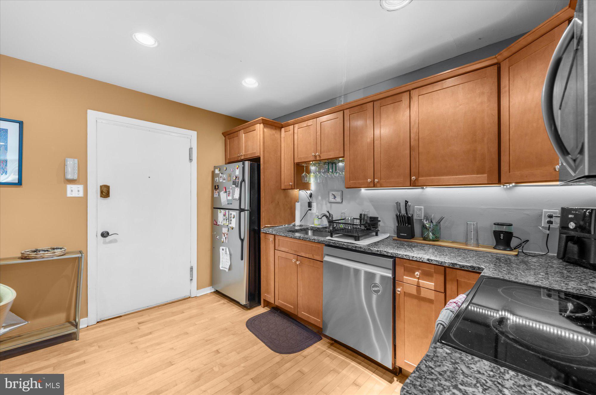 1901 GREEN STREET 9