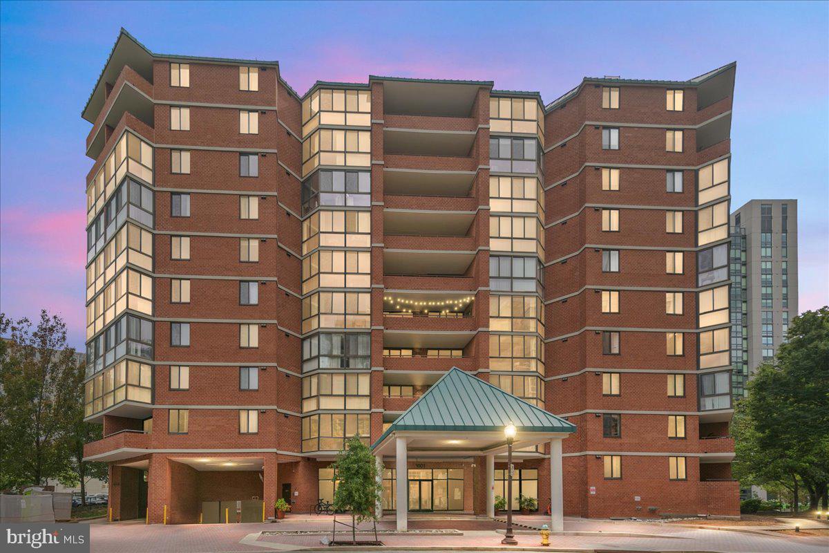 EASTVIEW AT BALLSTON METRO - Residential